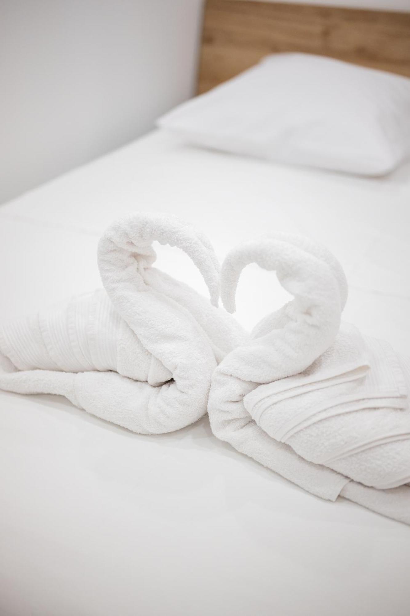 La Perle Apartment ม็องตง ภายนอก รูปภาพ